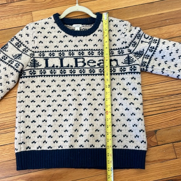 LL Bean Signature Lambswool Sweater - Picture 12 of 12